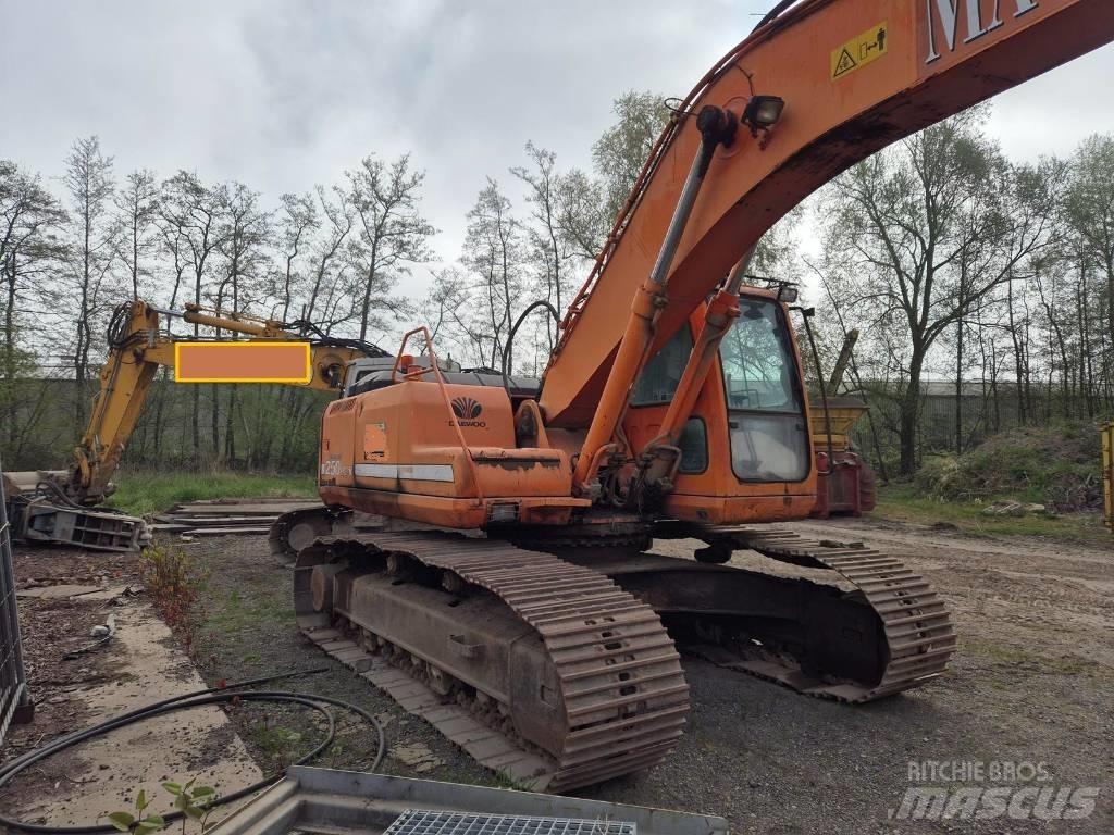 Daewoo S250 Vikšriniai ekskavatoriai