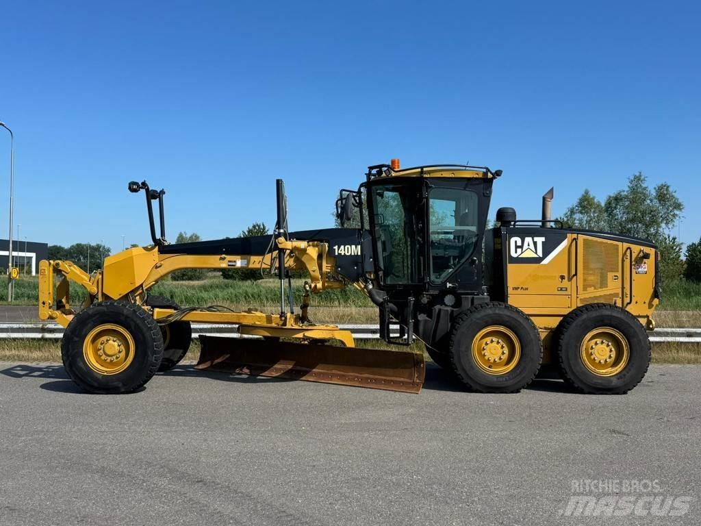 CAT 140M Greideriai