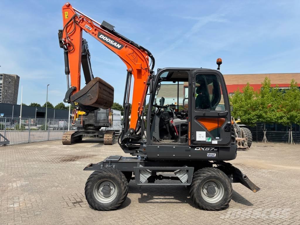 Doosan DX 57 Ratiniai ekskavatoriai