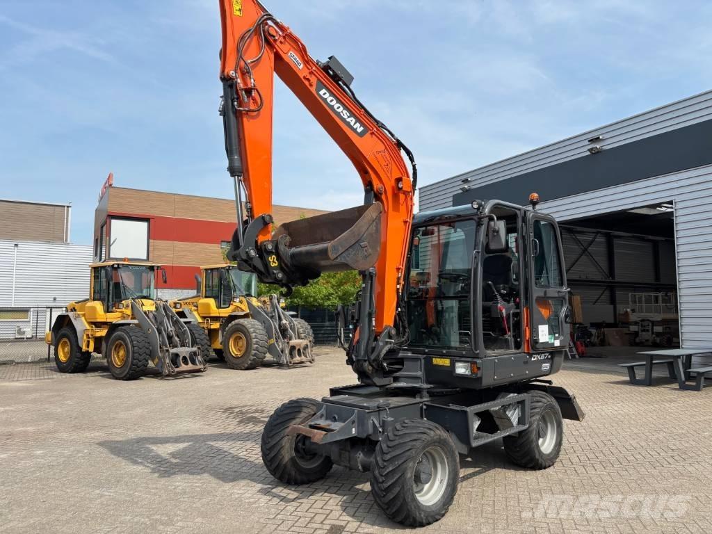 Doosan DX 57 Ratiniai ekskavatoriai