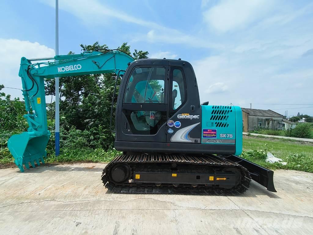 Kobelco SK 75 Vikšriniai ekskavatoriai
