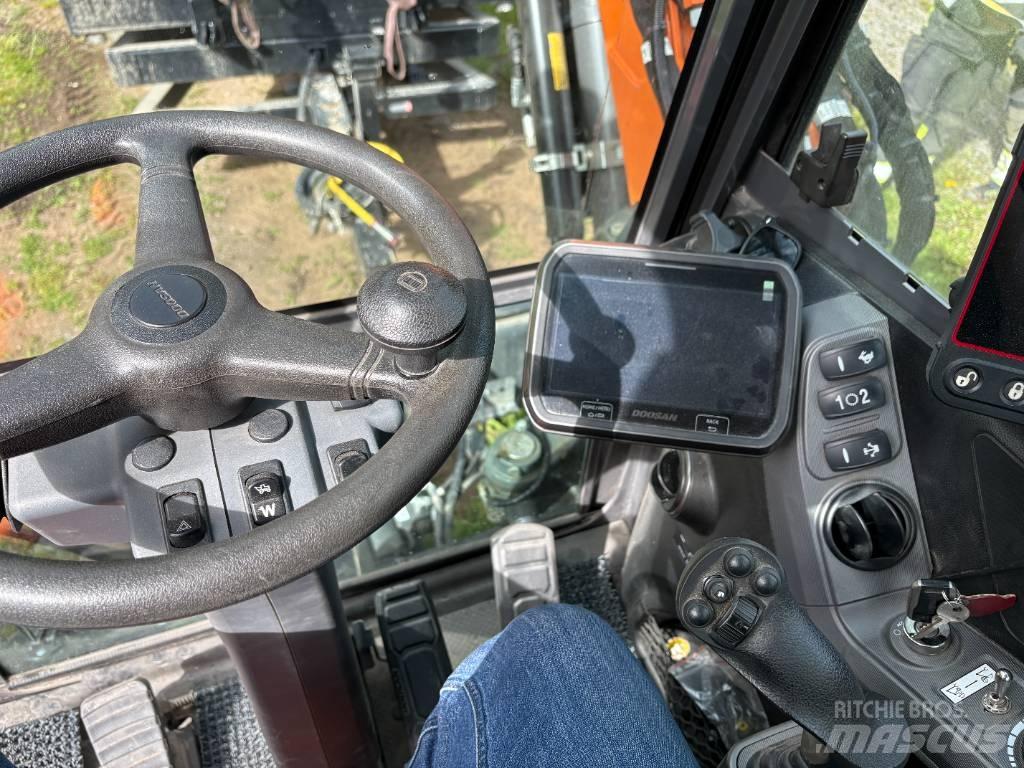 Develon DX 100 W-7 Ratiniai ekskavatoriai