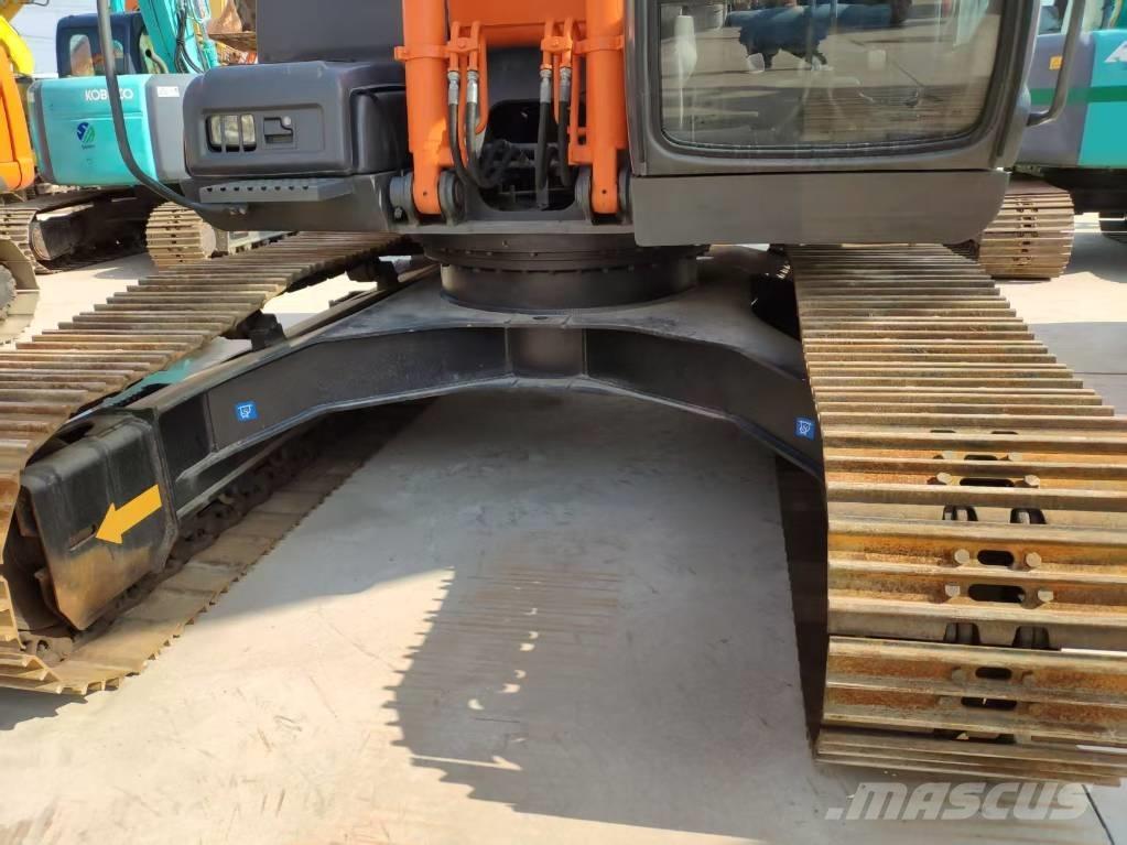Hitachi Zaxis 210 Vikšriniai ekskavatoriai