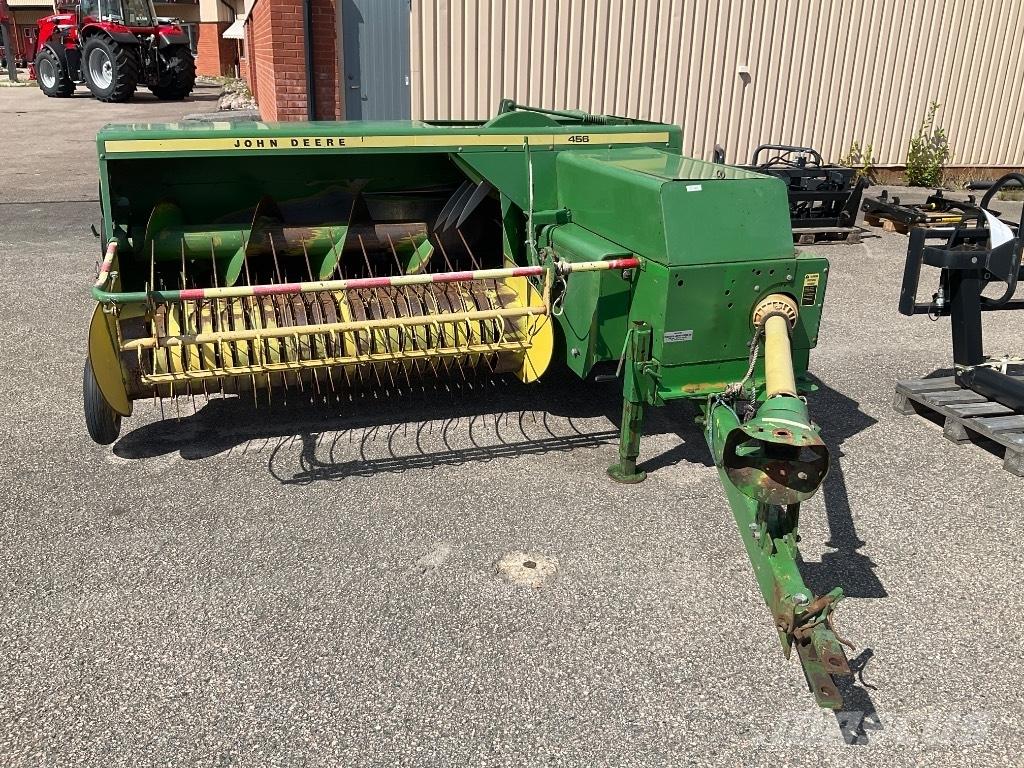 John Deere 440 Stačiakampių ryšulių presai