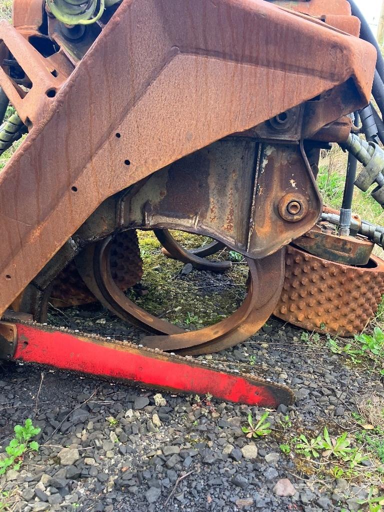 Komatsu 370.2 Medžių kirtimo mašinų darbinės galvos