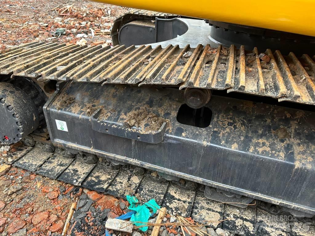 Komatsu PC 220-8M0 Vikšriniai ekskavatoriai