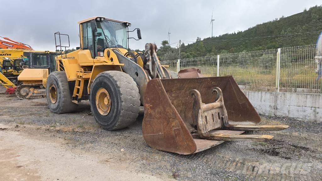 Volvo L 220 F Naudoti ratiniai krautuvai