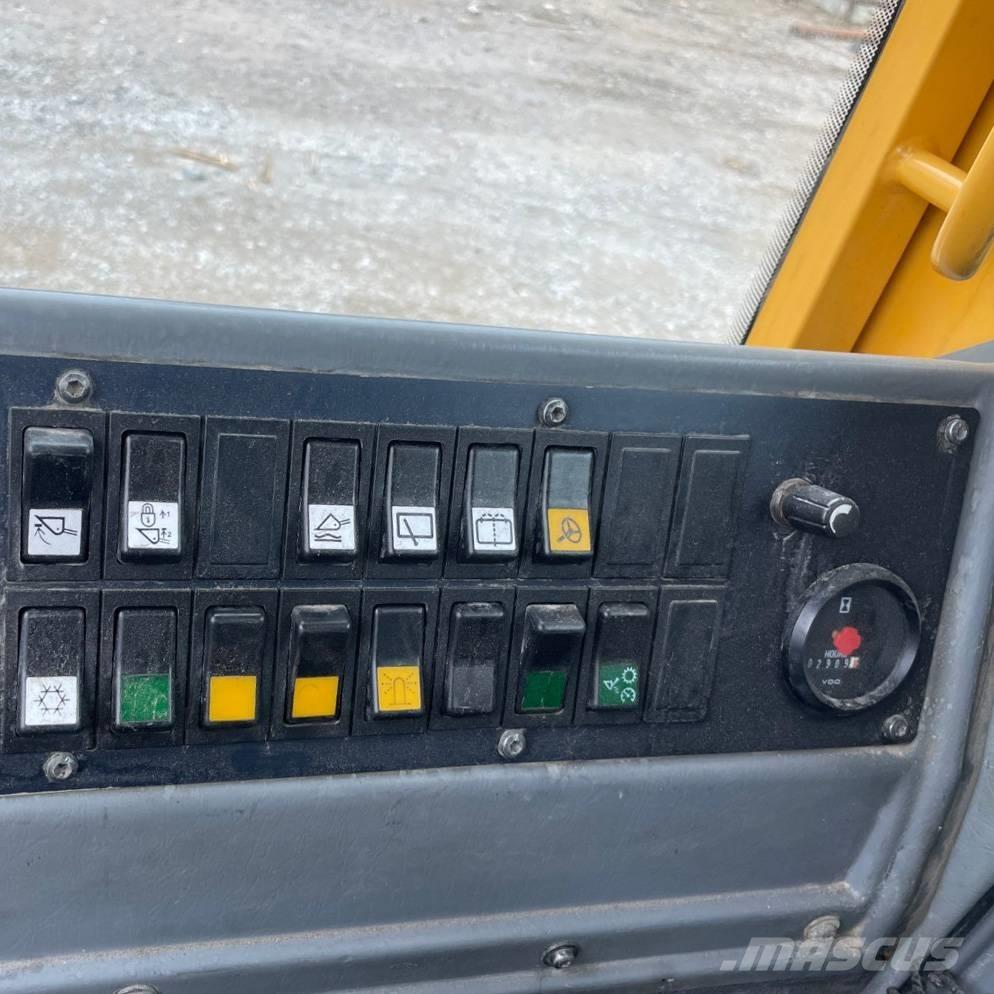 Volvo L 90 E Naudoti ratiniai krautuvai