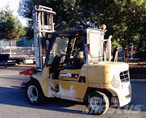 CAT DP 45 K Dyzeliniai krautuvai