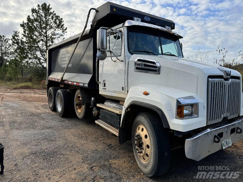 Western Star 4700 Savivarčių priekabų vilkikai