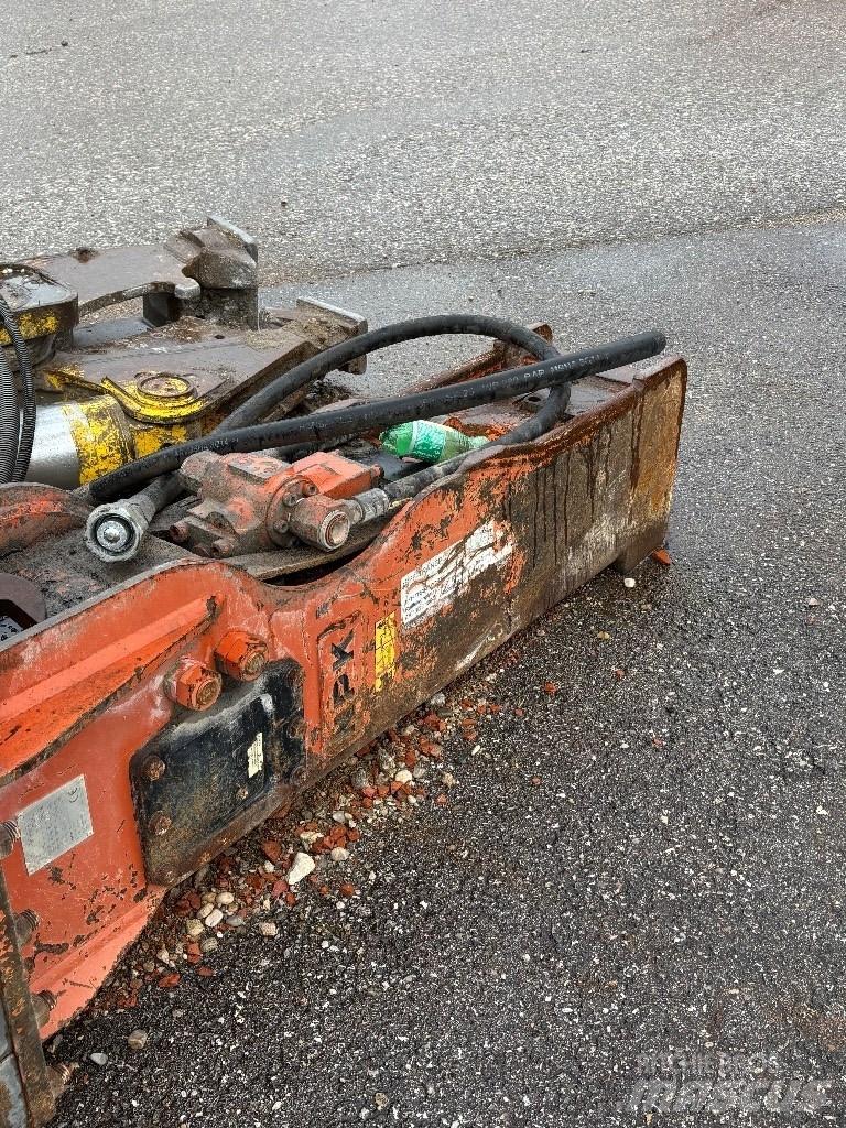 NPK Hammer Hidrauliniai kūjai / Trupintuvai