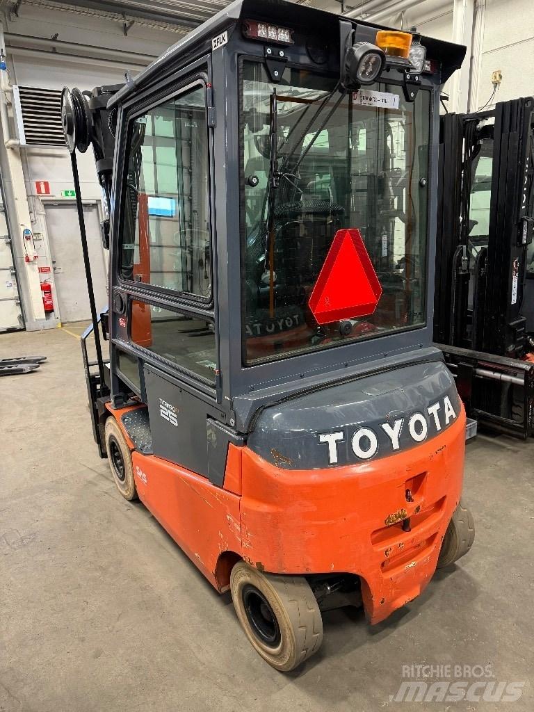 Toyota 8FBMKT25 Elektriniai šakiniai krautuvai
