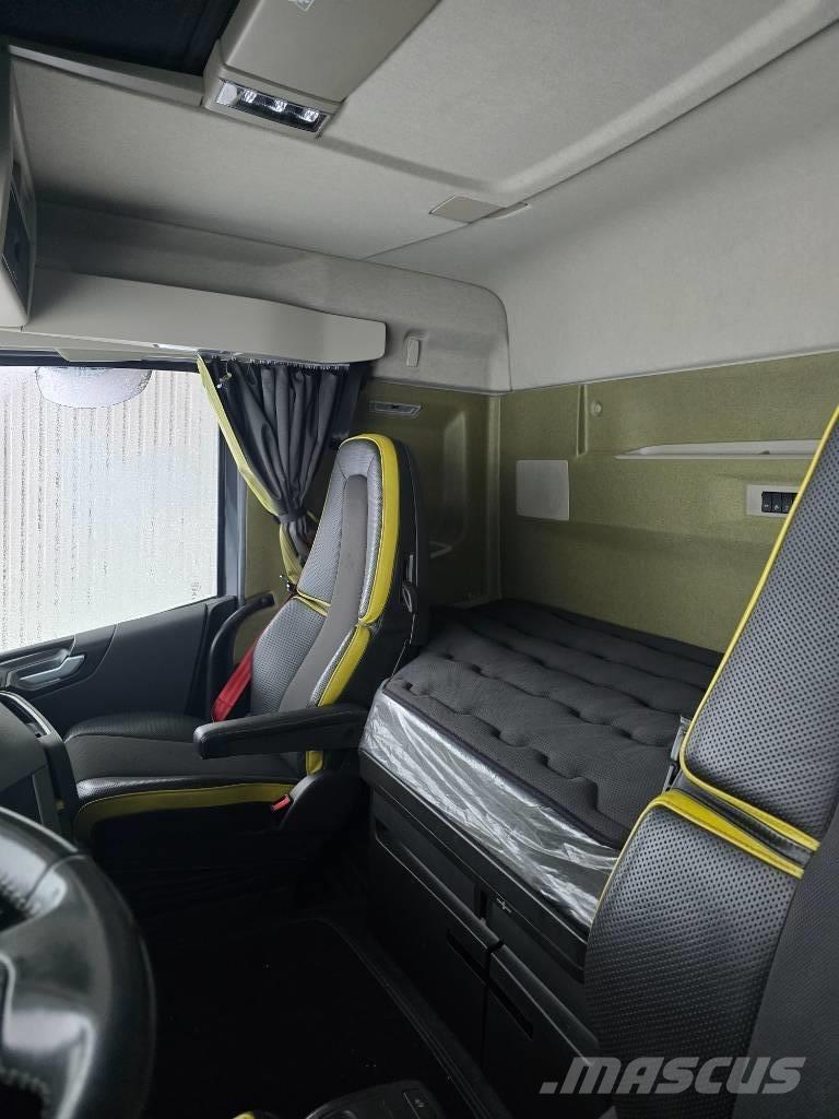 Volvo FH 16 750 Savivarčių priekabų vilkikai