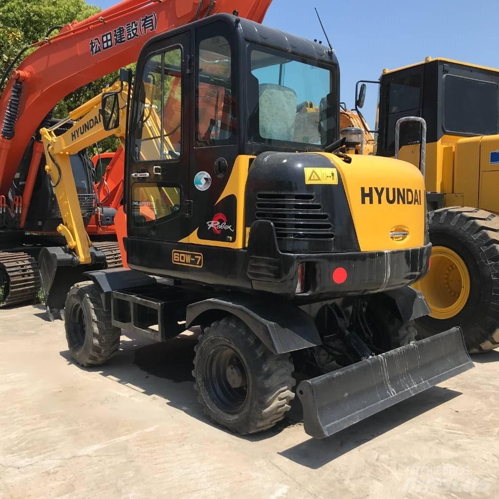 Hyundai 60 W Ratiniai ekskavatoriai