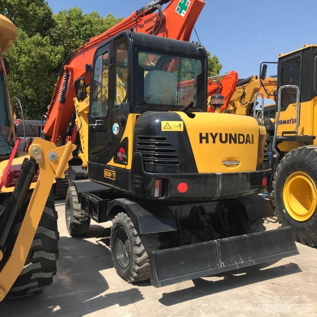 Hyundai 60 W Ratiniai ekskavatoriai