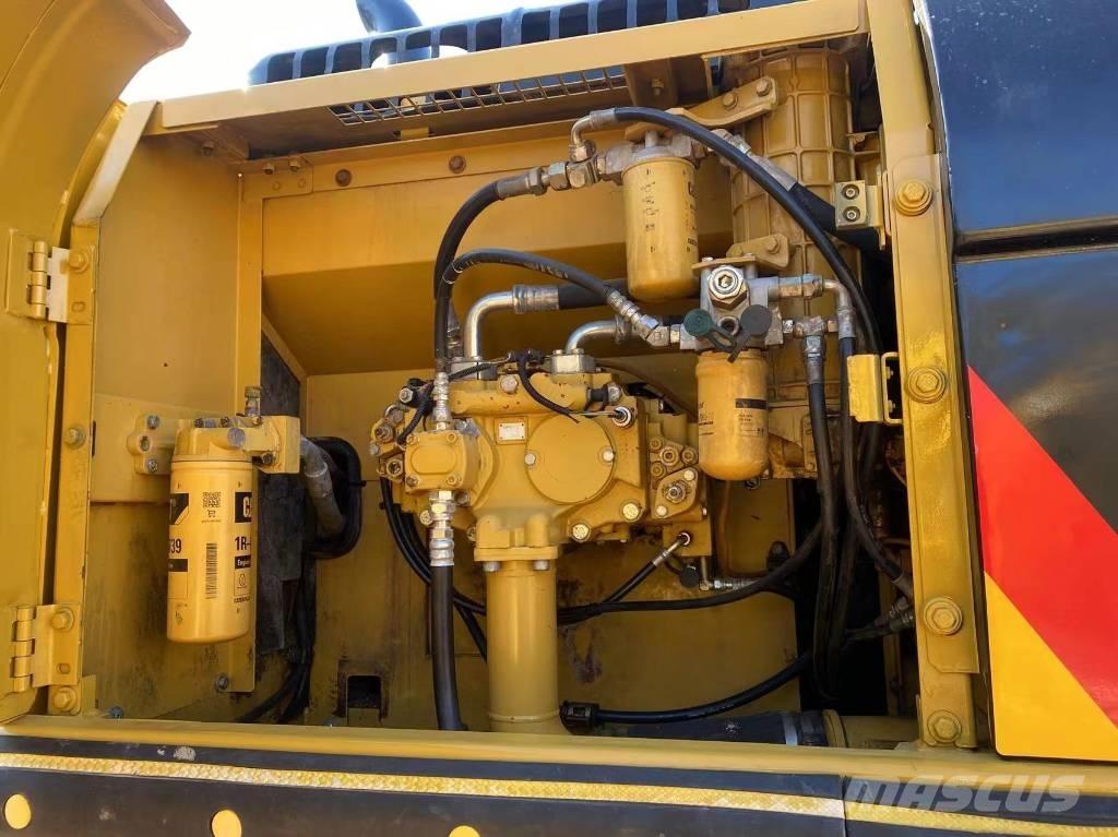 CAT 325 D Vikšriniai ekskavatoriai