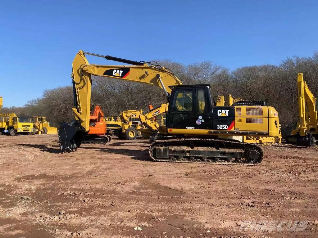 CAT 325 D Vikšriniai ekskavatoriai