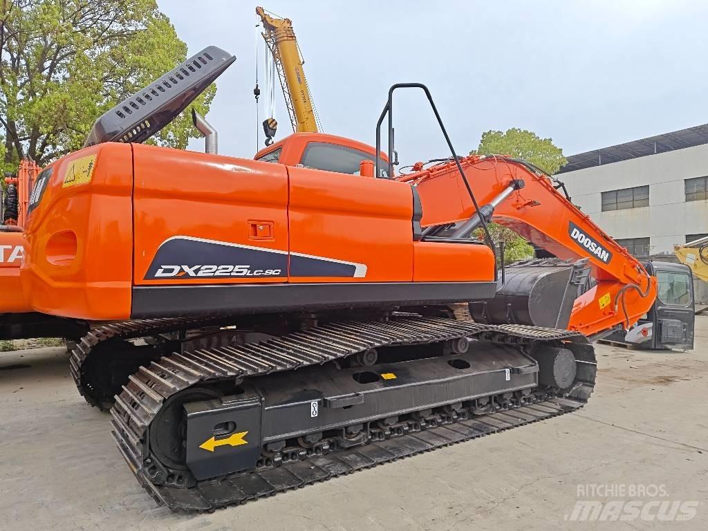 Doosan DX 225 LC-9 Vikšriniai ekskavatoriai