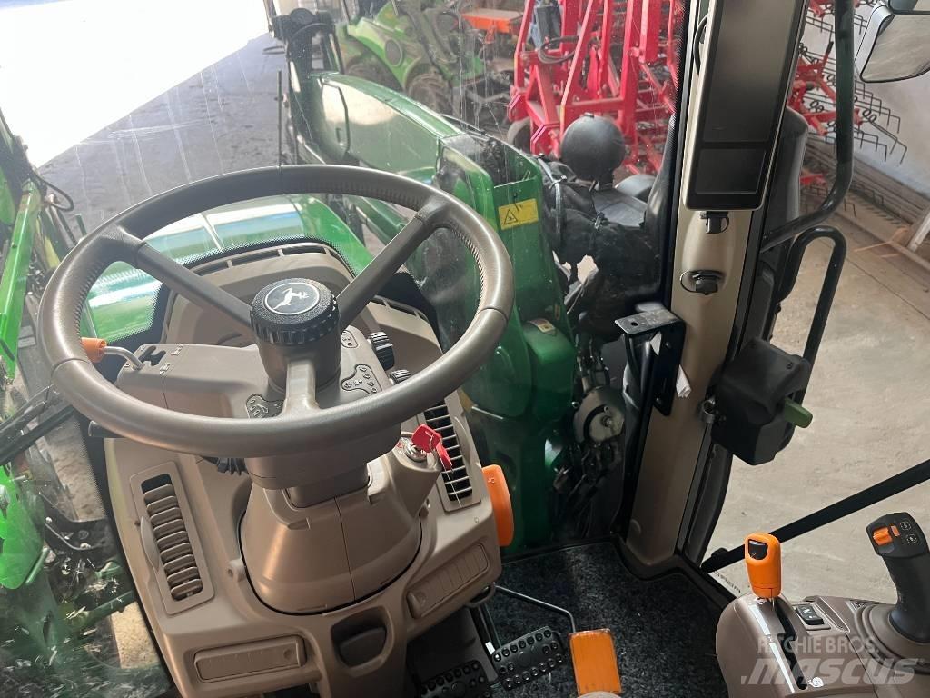 John Deere 6120 M Traktoriai