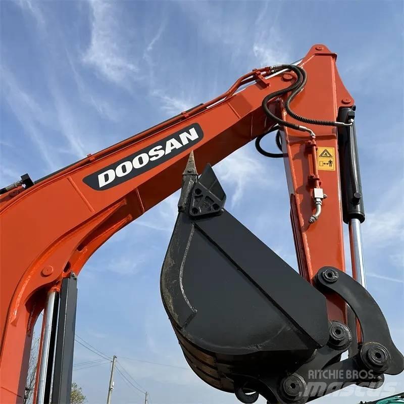 Doosan DX 60 Vikšriniai ekskavatoriai