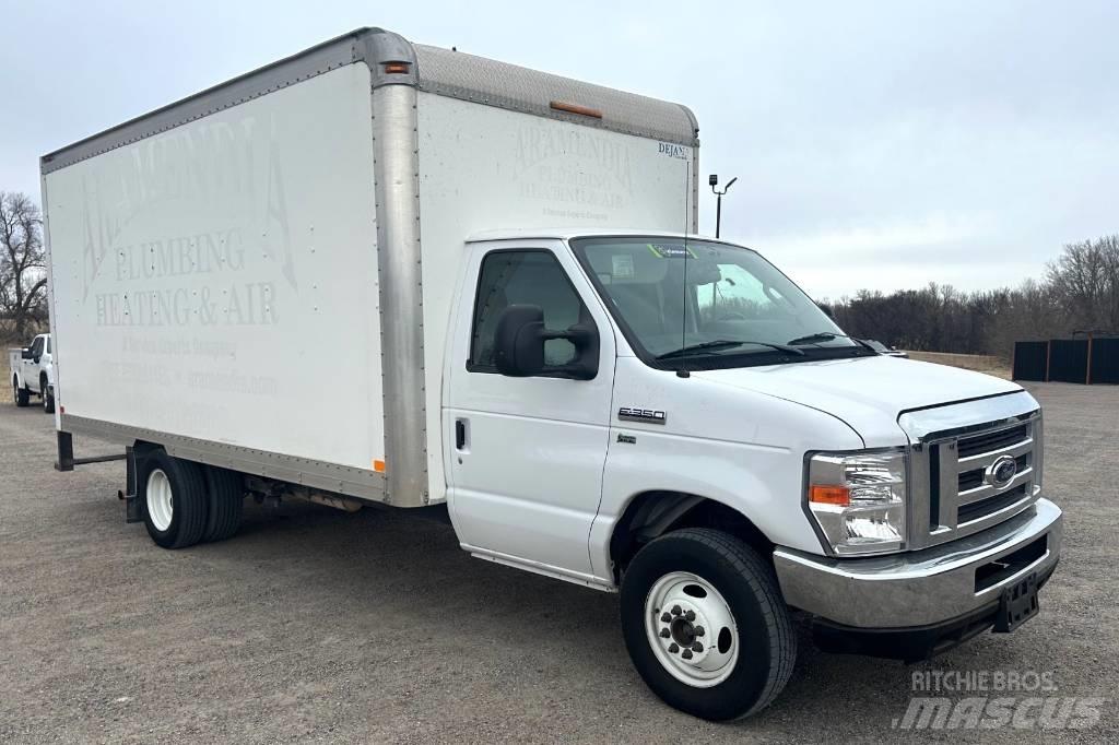 Ford E 350 SD Sunkvežimiai su dengtu kėbulu