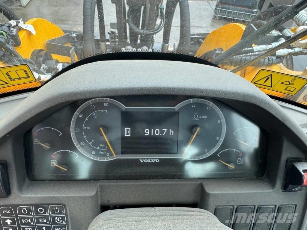 Volvo L 180 H Naudoti ratiniai krautuvai