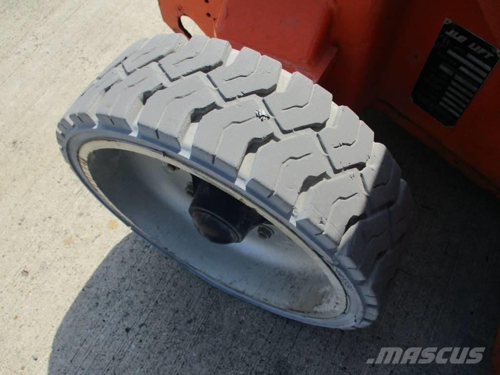 JLG E400 AJPN (687) Kompaktiškas savaeigis strėlinis keltuvas