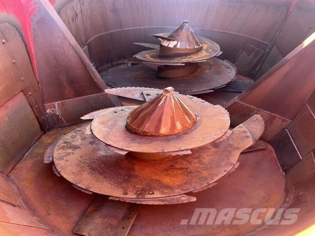 Peecon 26M³ Pašarų maišytuvai-dalytuvai