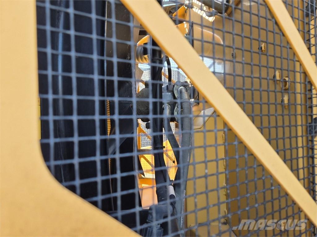 Volvo L 180 E Naudoti ratiniai krautuvai