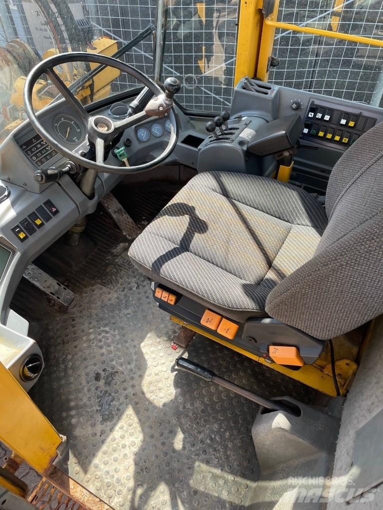 Volvo L120B Naudoti ratiniai krautuvai