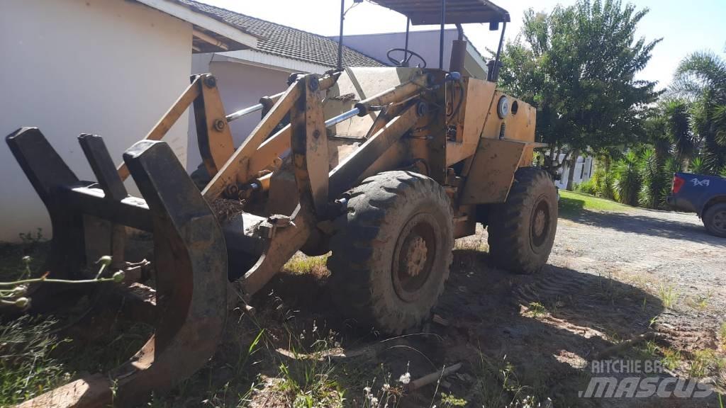 CASE W20B Naudoti ratiniai krautuvai