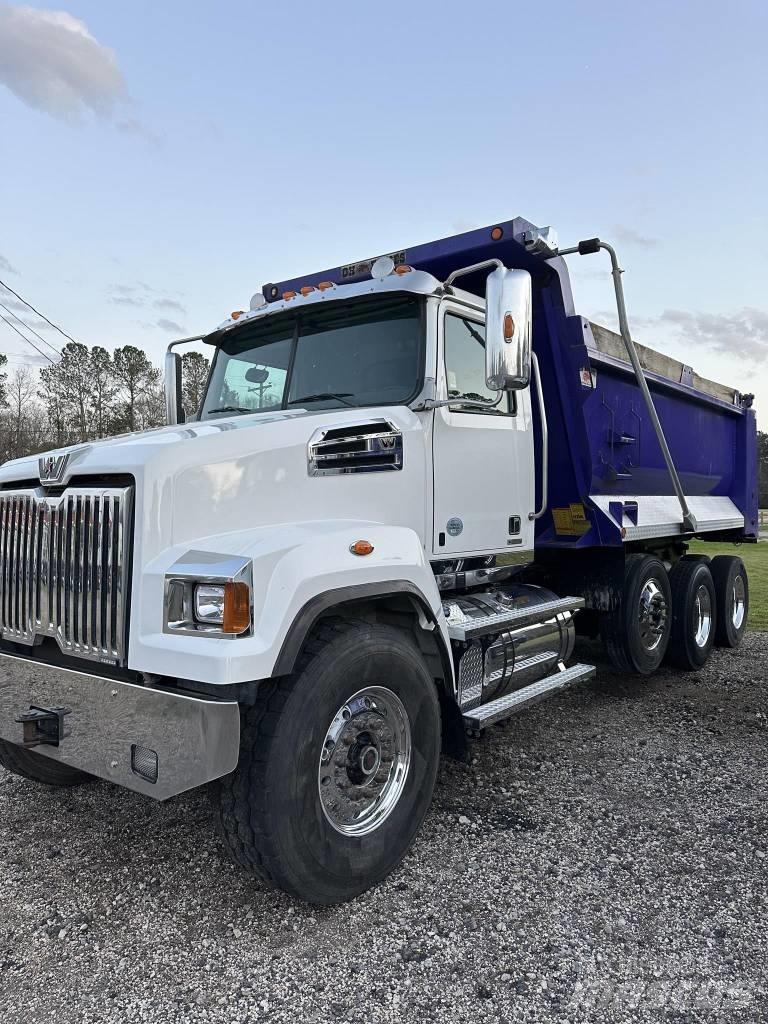 Western Star 4700 Savivarčių priekabų vilkikai