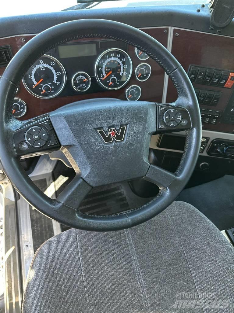 Western Star 4700 Savivarčių priekabų vilkikai