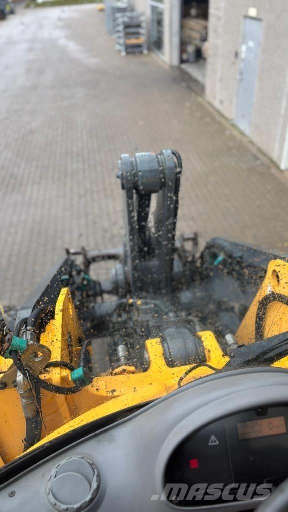 Volvo L 90 E Naudoti ratiniai krautuvai