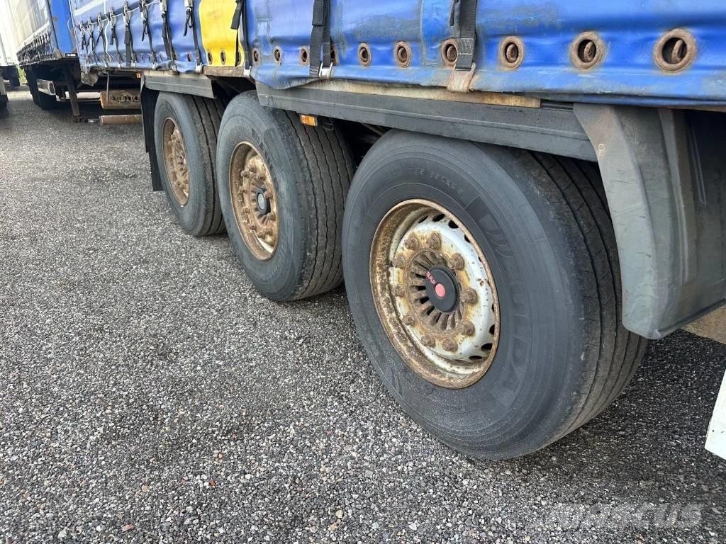 Krone SD serie 8354 Priekabos su tentu