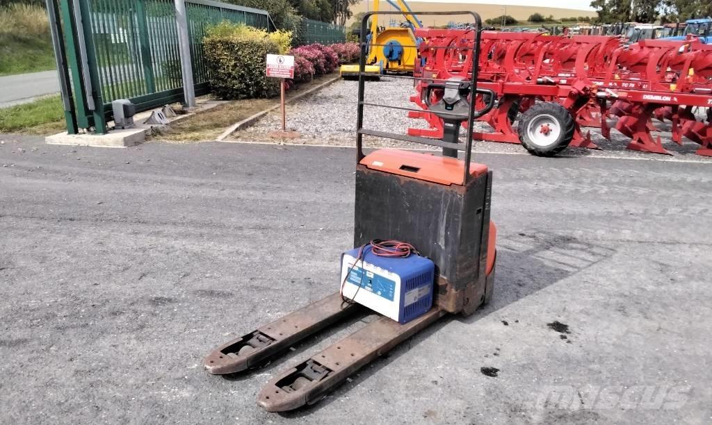 Toyota LWE 180 Mažų aukščių keltuvai