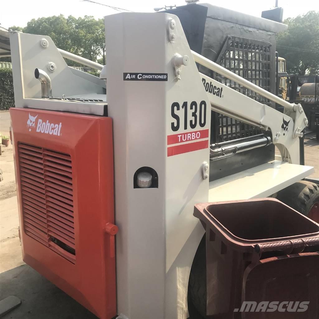 Bobcat S130 Krautuvai su šoniniu pasukimu