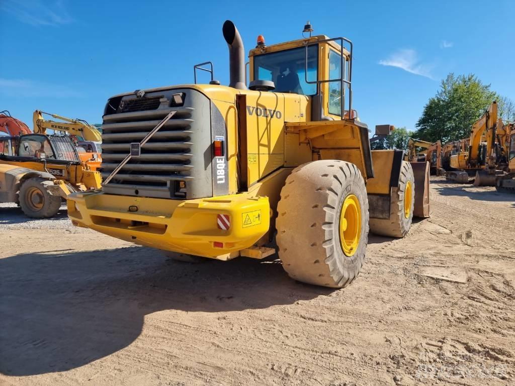 Volvo L 180 E Naudoti ratiniai krautuvai