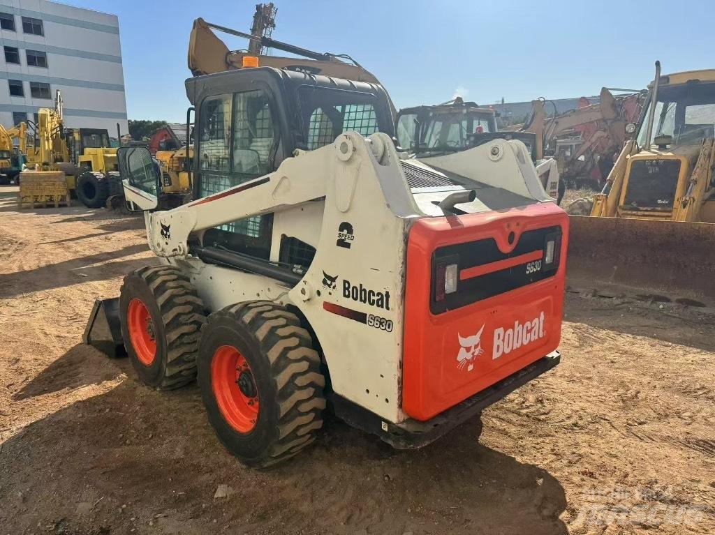 Bobcat S 630 Krautuvai su šoniniu pasukimu
