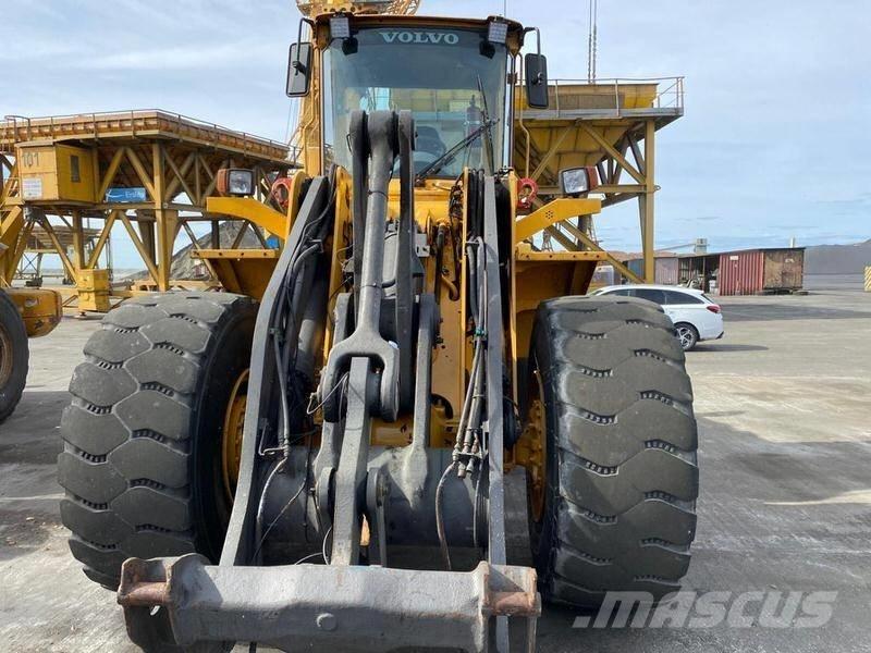 Volvo L 120 E Naudoti ratiniai krautuvai