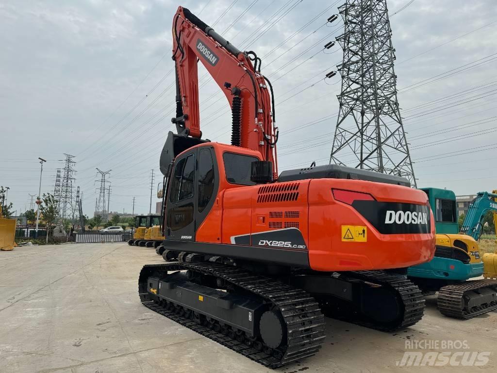 Doosan DX 225 LC-9C Vikšriniai ekskavatoriai