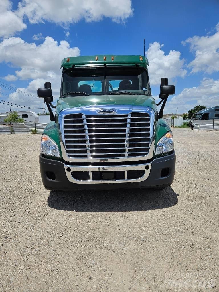 Freightliner 125 Naudoti vilkikai