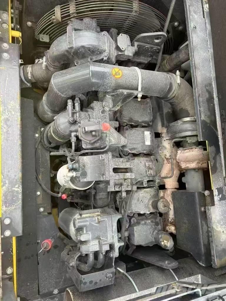 Komatsu 400-8 Vikšriniai ekskavatoriai