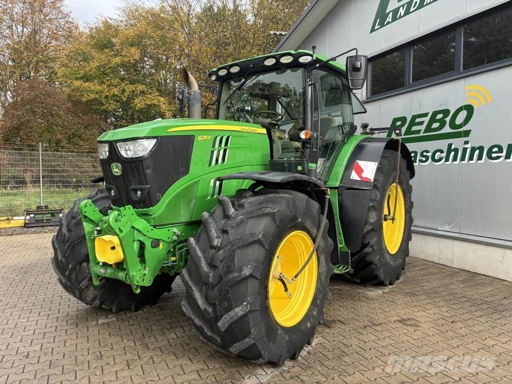 John Deere 6215R Traktoriai