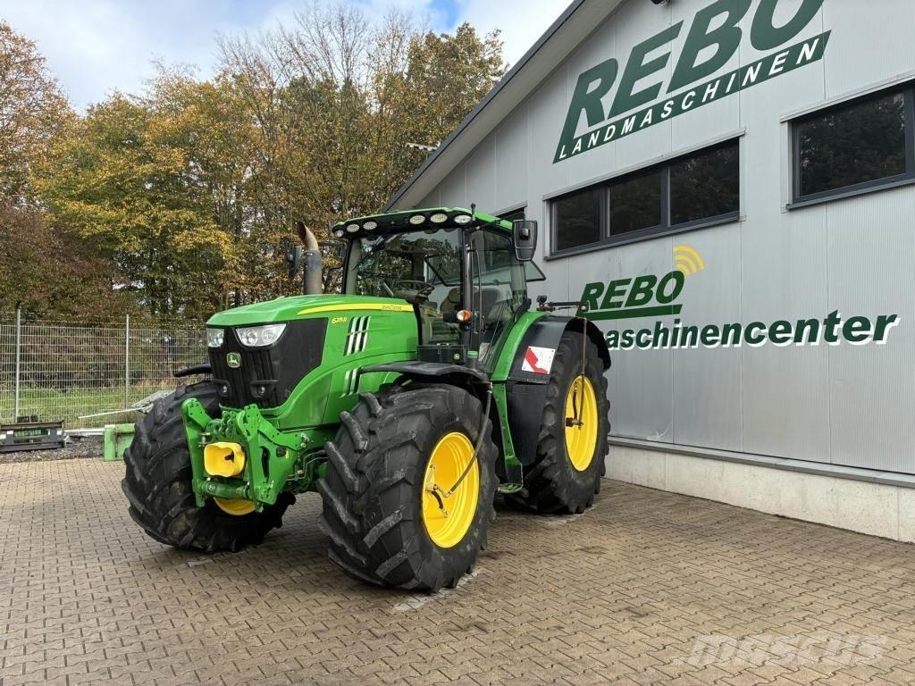 John Deere 6215R Traktoriai