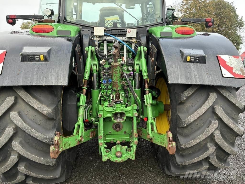 John Deere 6215R Traktoriai