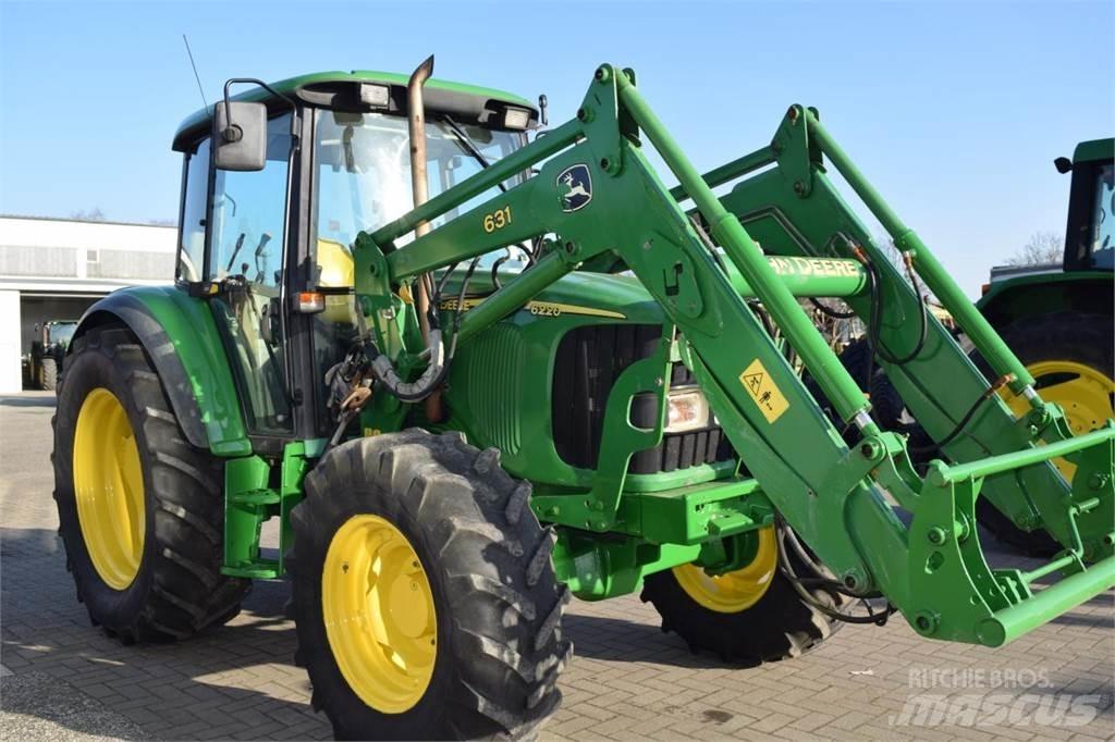 John Deere 6220 Traktoriai