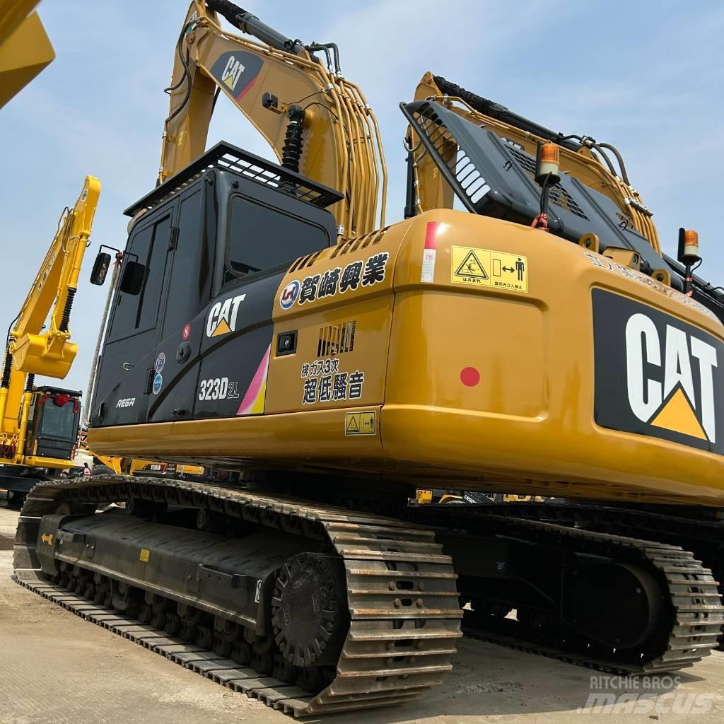 CAT 323D2L Vikšriniai ekskavatoriai