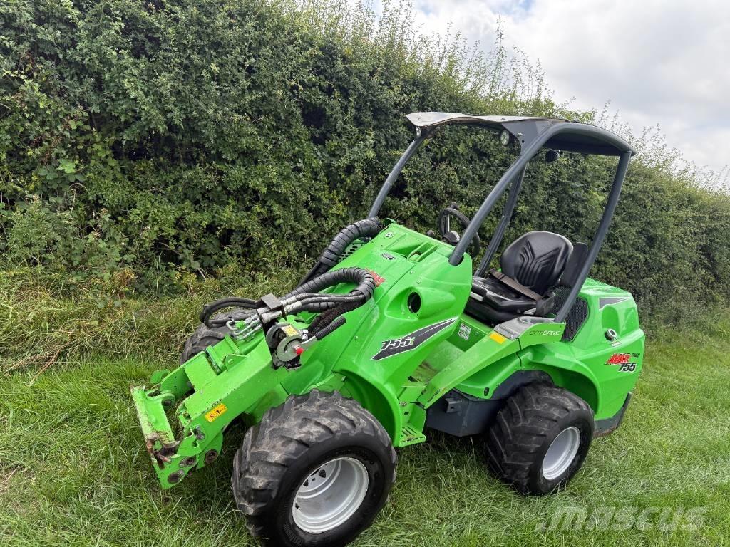 Avant 755 i Mini krautuvai