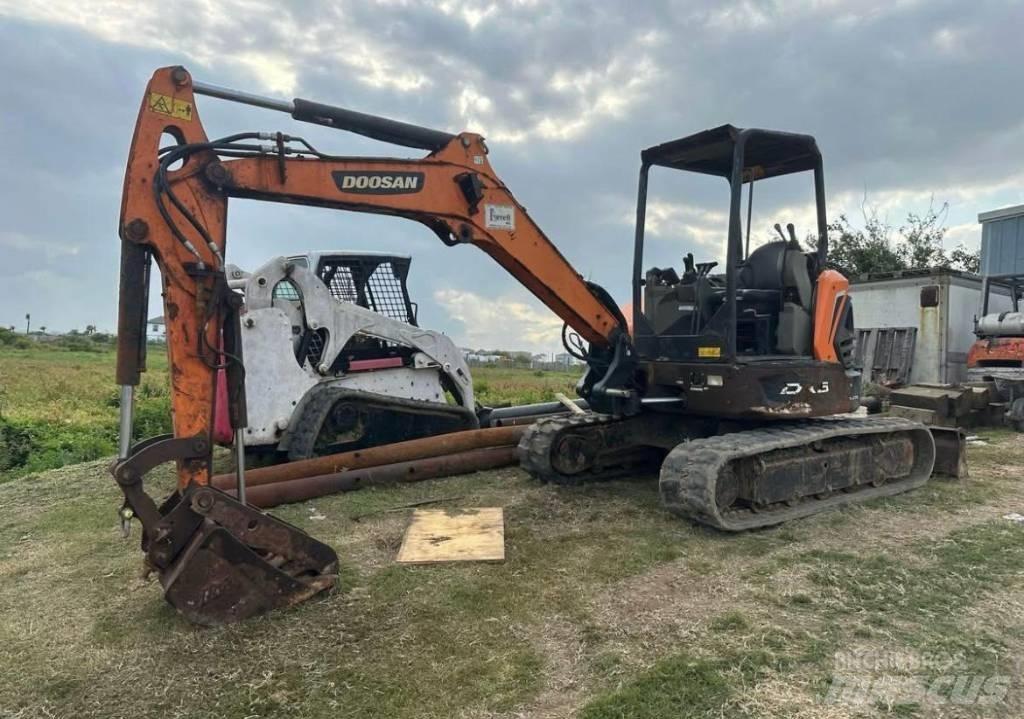 Doosan DX50 Vikšriniai ekskavatoriai